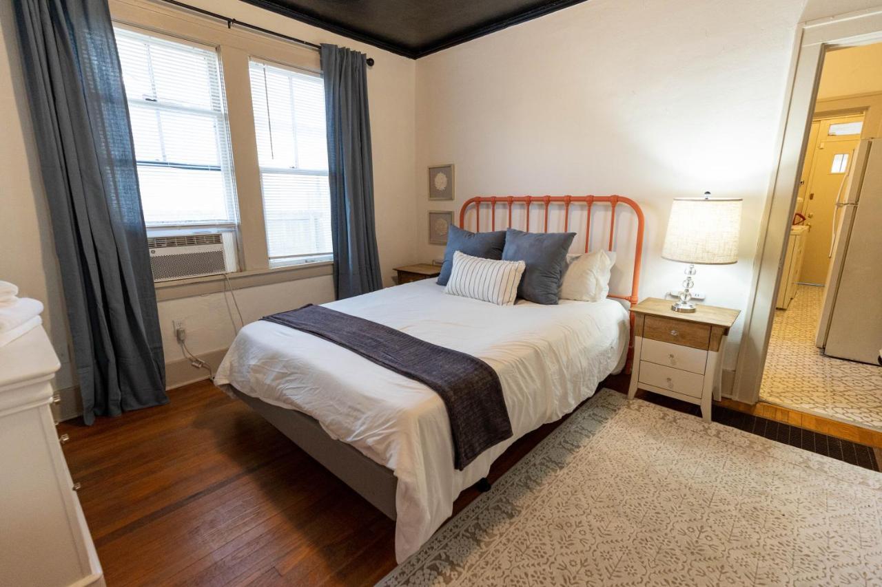 Historic Revival Midtown Memphis Duplex 64 Yes Pets Fast Wifi Free Parking Villa Eksteriør billede